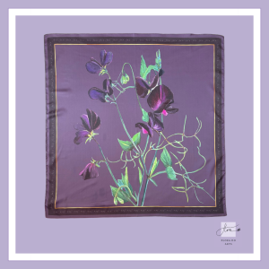 Khăn lụa nghệ thuật Sweet Pea 70 × 70 cm từ tác phẩm hội họa "Sweet as the Night, Velvet as the Night" của họa sĩ Flora Do.
